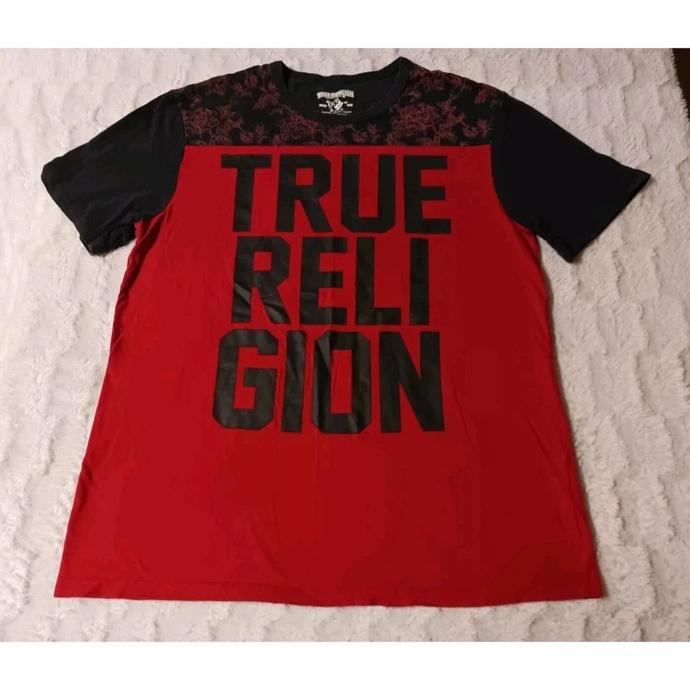 True Religion Mens T Shirt Large Black/Red Rose All Over Print Spellout Graphic